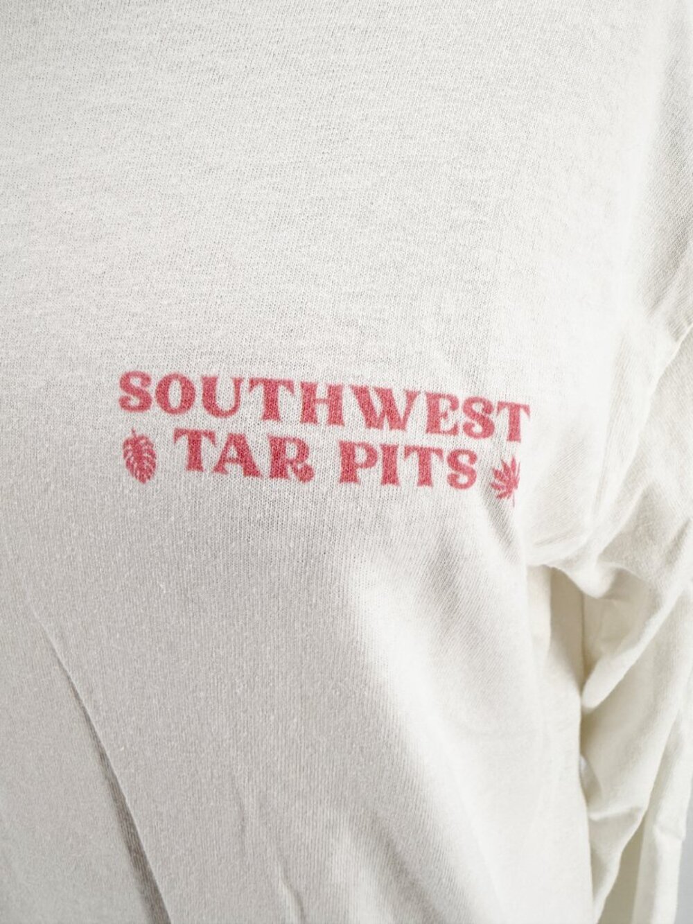 Kaeraz southwest La Brea CA Tar Pits LSV crewneck Tee White M - Picture 2 of 8